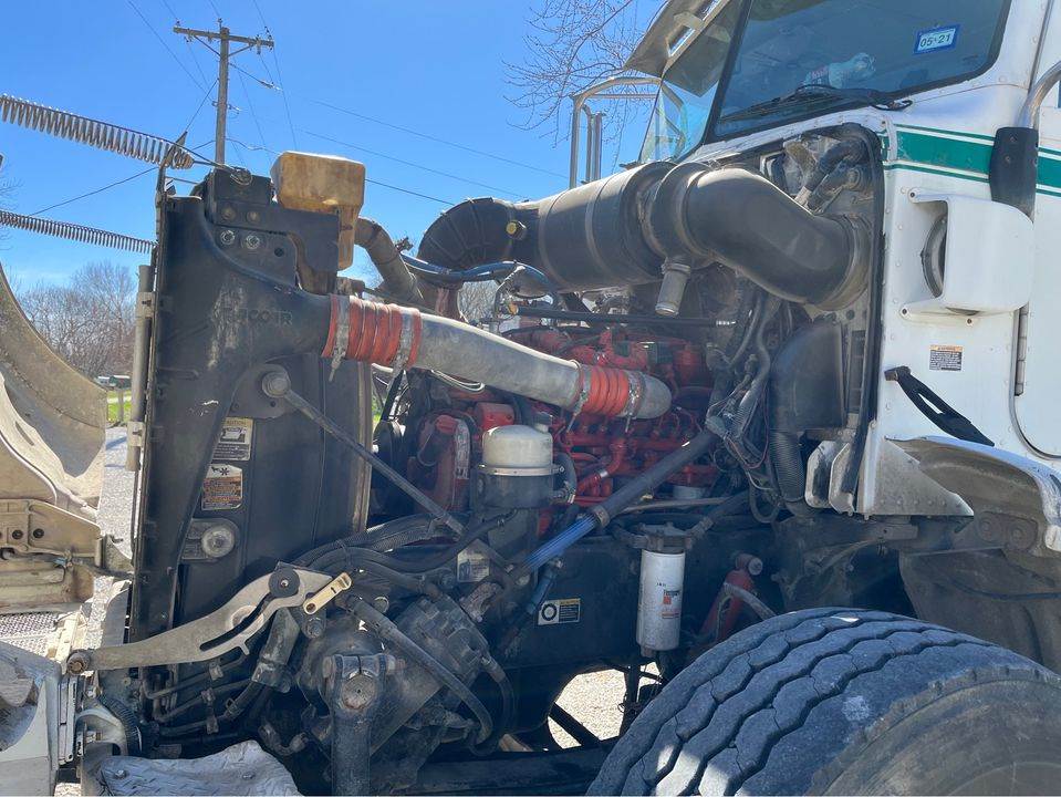 2009 Peterbilt 365 Mixer Truck - Missouri photo 3