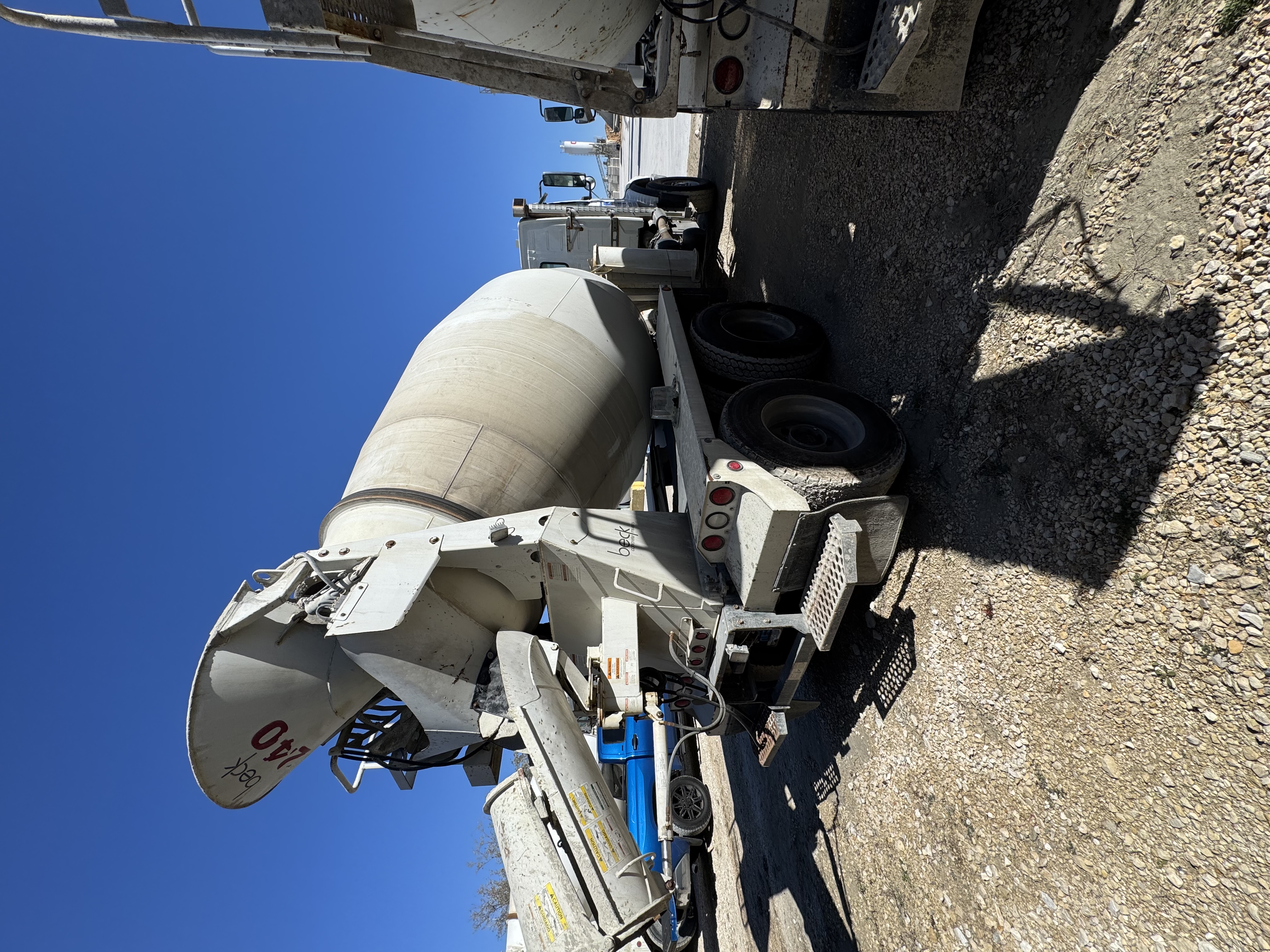 Unit 240 - 2019 Volvo - Hours 7,936 - Miles 89,994 photo 2
