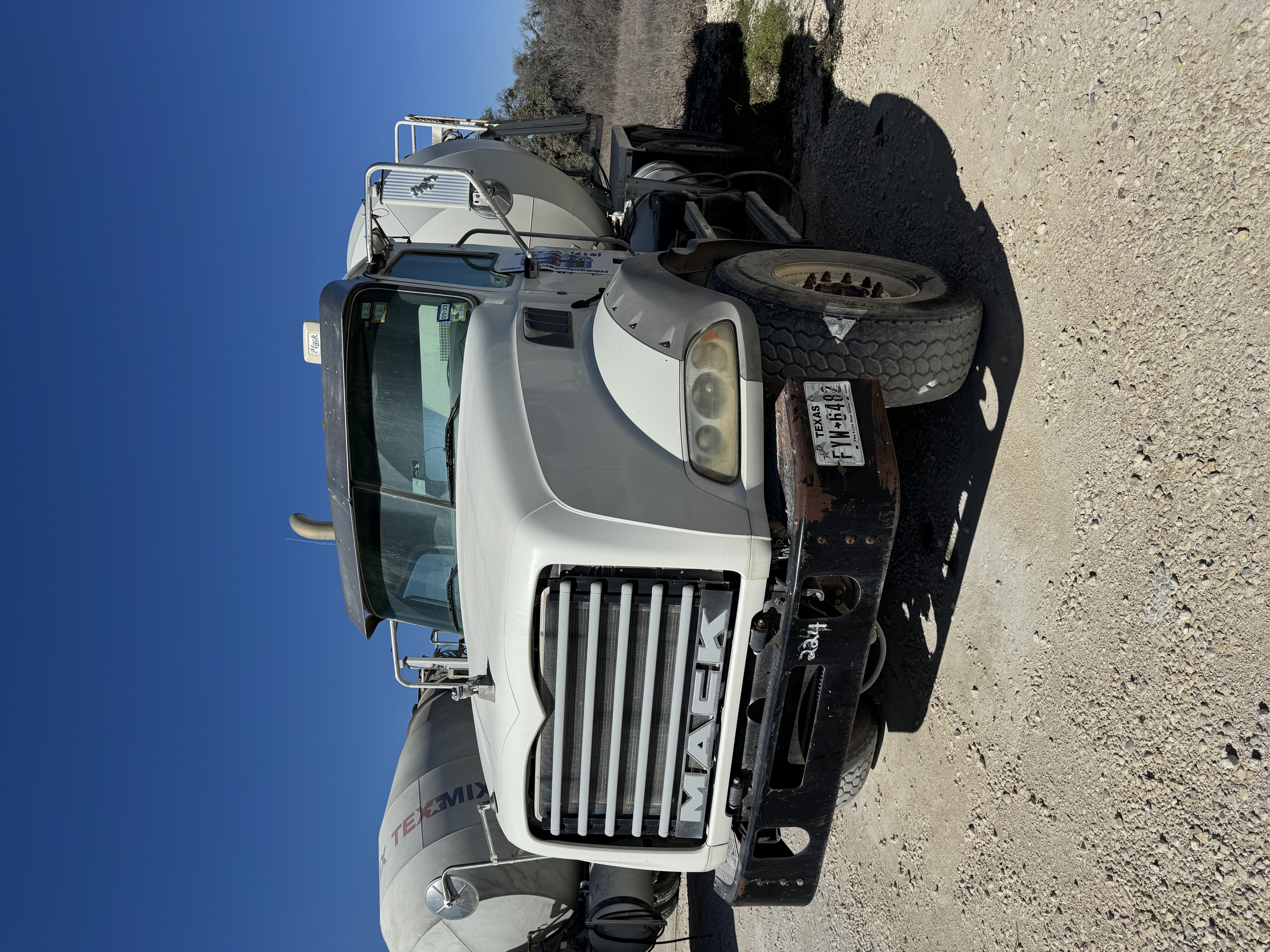 Unit 224 - 2013 Mack - Hours 9,675 - Miles 95,017 photo 3