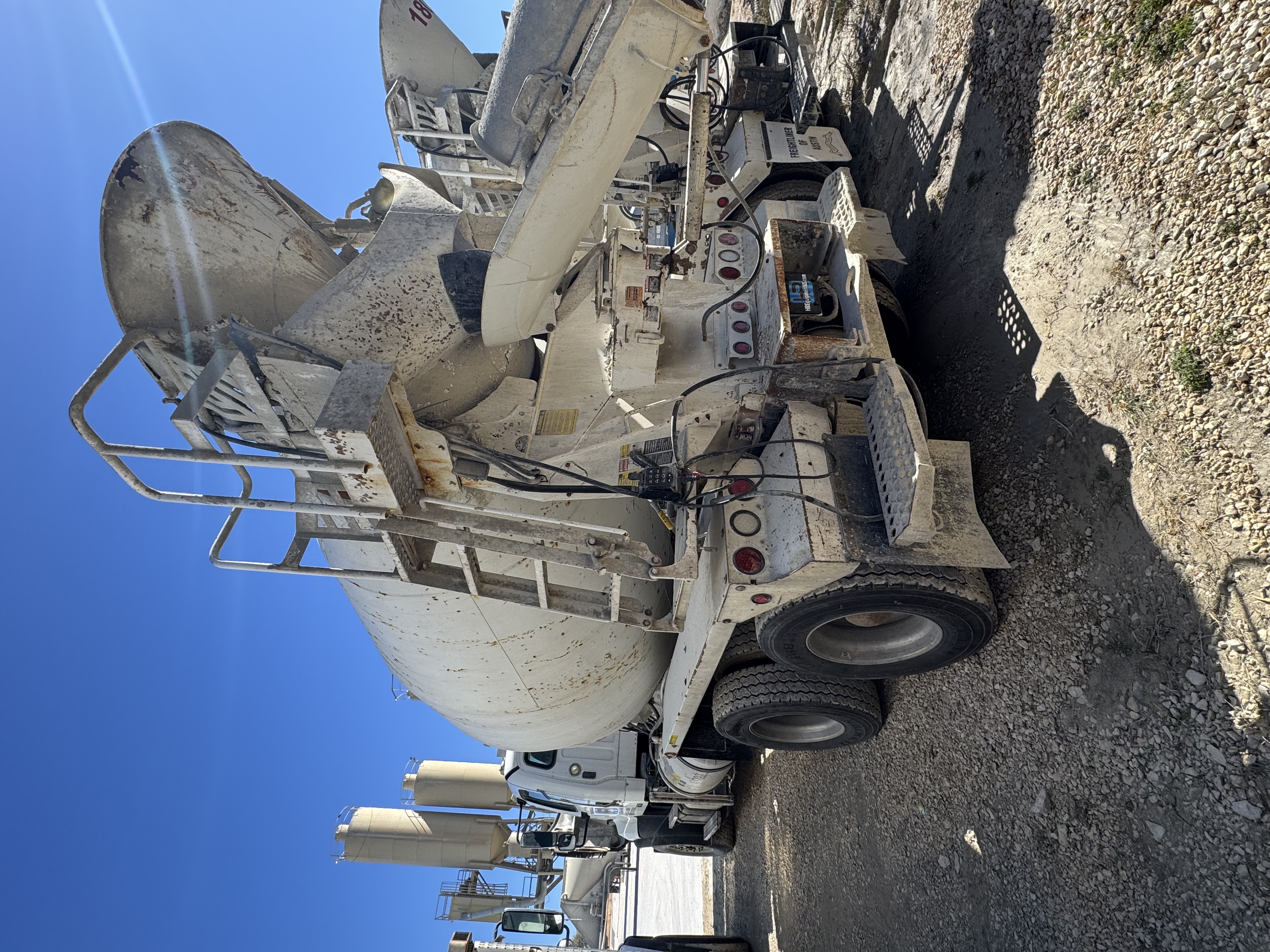 Unit 195 - 2018 Freightliner - Hours 13,694 - Miles 147,806 photo 3