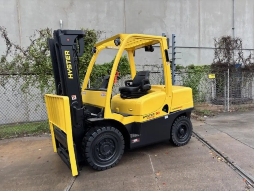 2017 Hyster H90FT Forklift photo 4