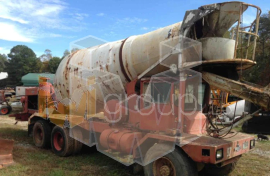 1984 Oshkosh Front Discharge Mixer Truck photo 2
