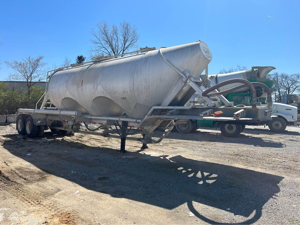 2017 Southern Pneumatic Bulker photo 4